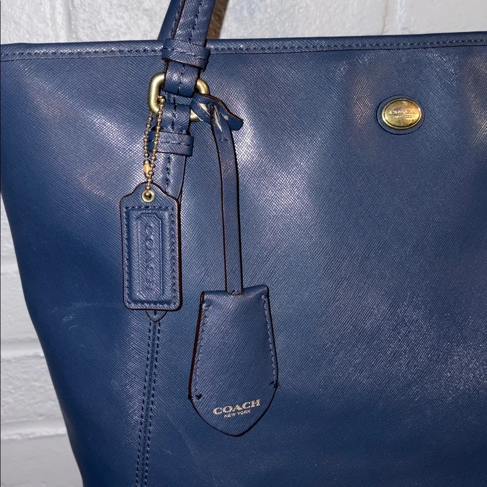 💙 Coach Peyton Leather Shoulder Bag/Purse in Dark Blue/Gold - Picture 3 of 16